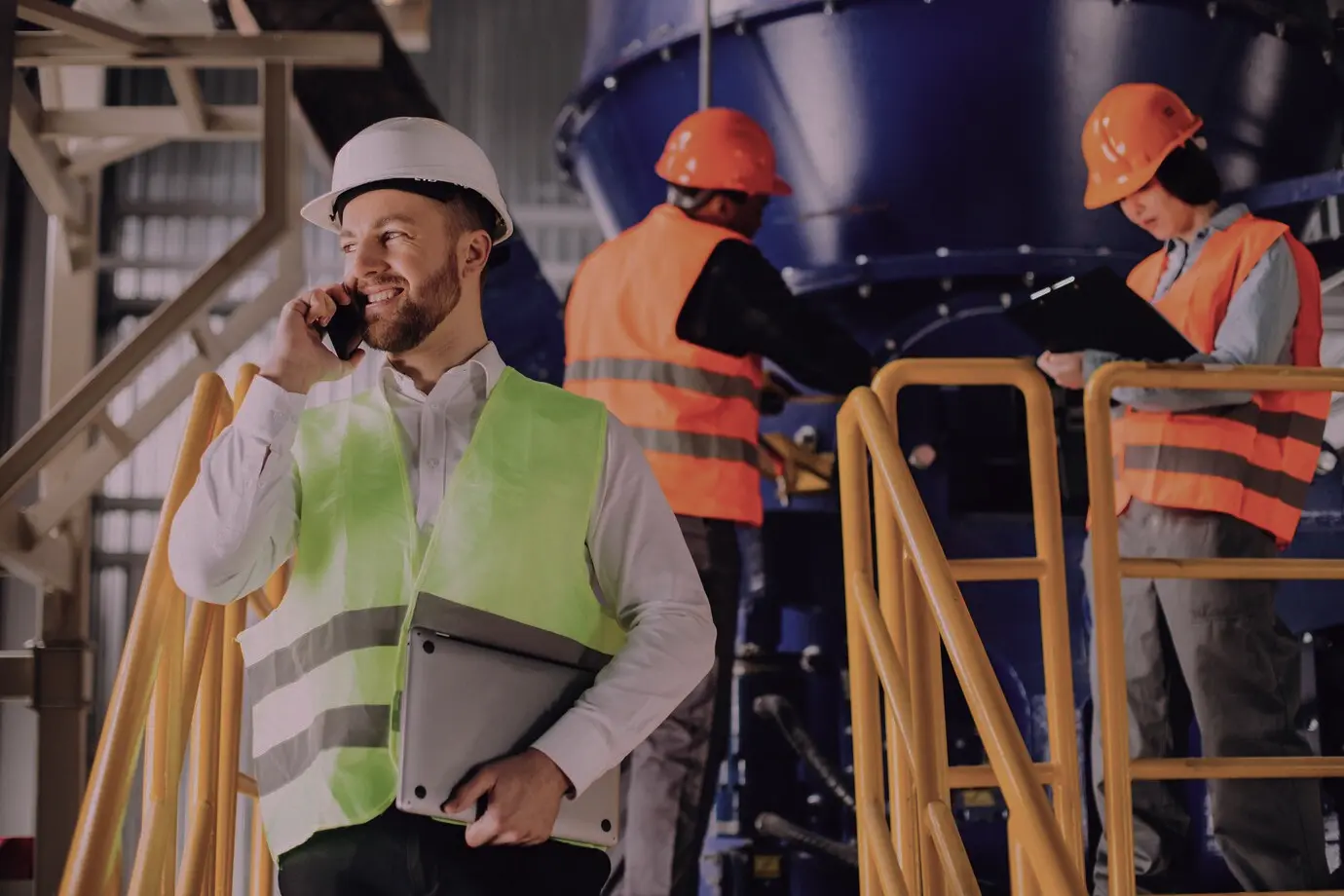 PNG-Overseas workers on site